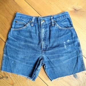 Vintage 70s Wrangler High Rise Raw Hem Cut Off Shorts